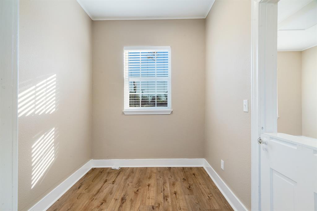 1249 Lamar Avenue - Photo 9