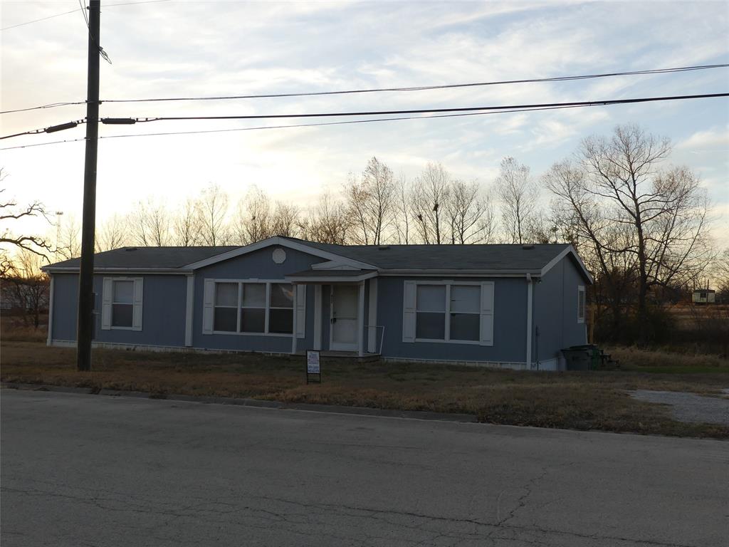 422 Hutchinson Street - Photo 1