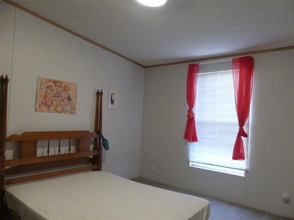 422 Hutchinson Street - Photo 16