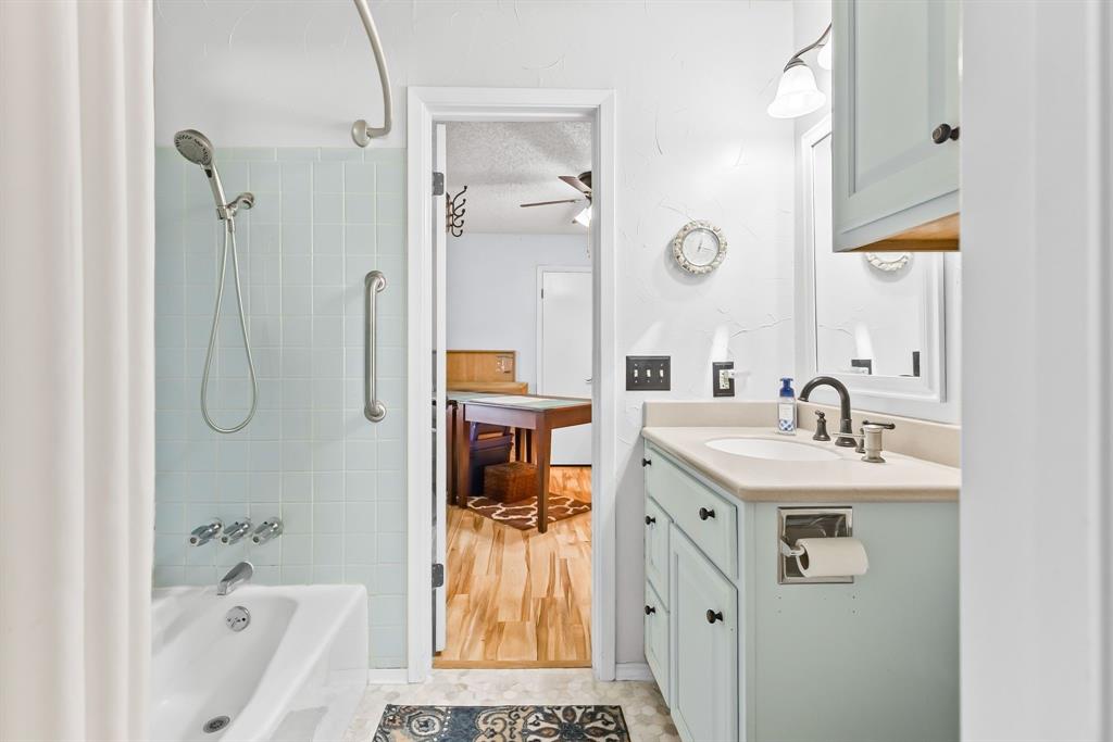 1115 36th Street NE - Photo 21