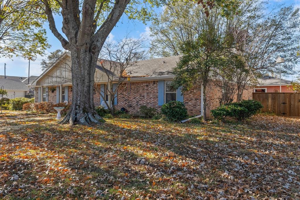 1115 36th Street NE - Photo 3