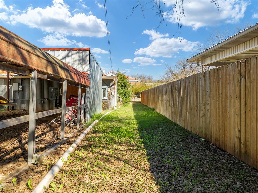 504 E Avenue C - Photo 14