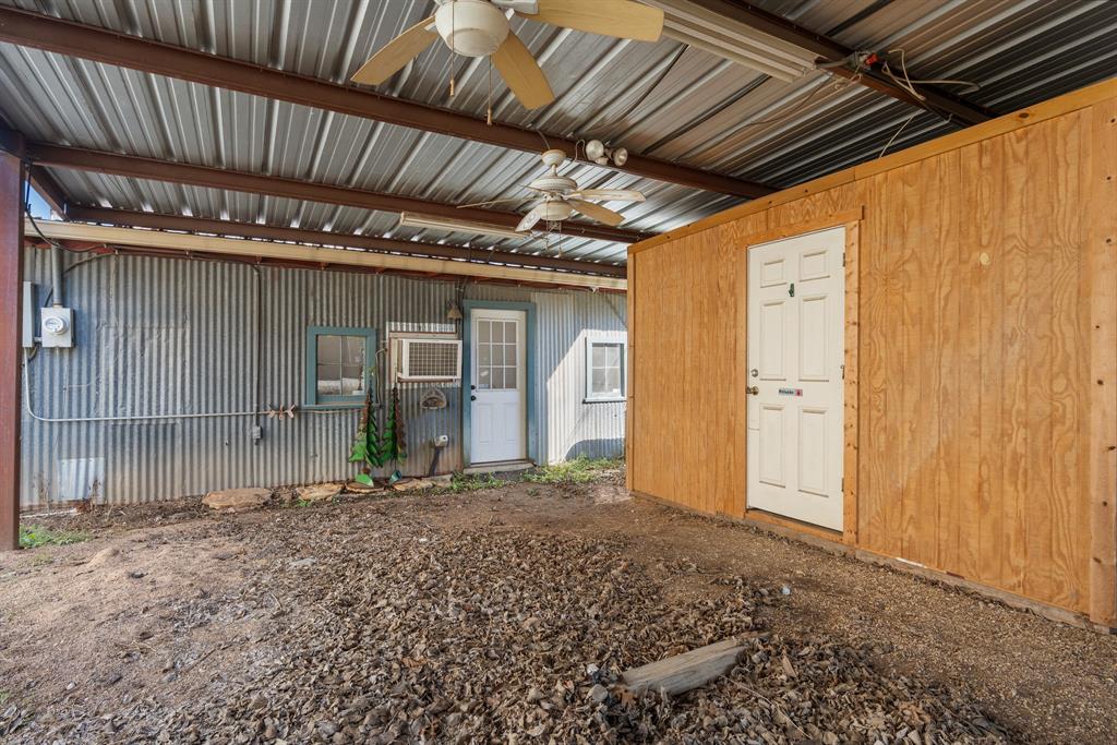 504 E Avenue C - Photo 16