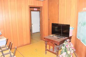 101 E Commerce - Photo 14