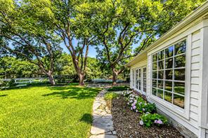 9310 Merritt Road - Photo 22