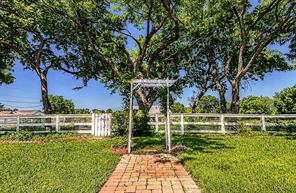 9310 Merritt Road - Photo 24