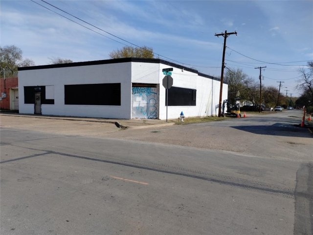 4102 Urban Avenue