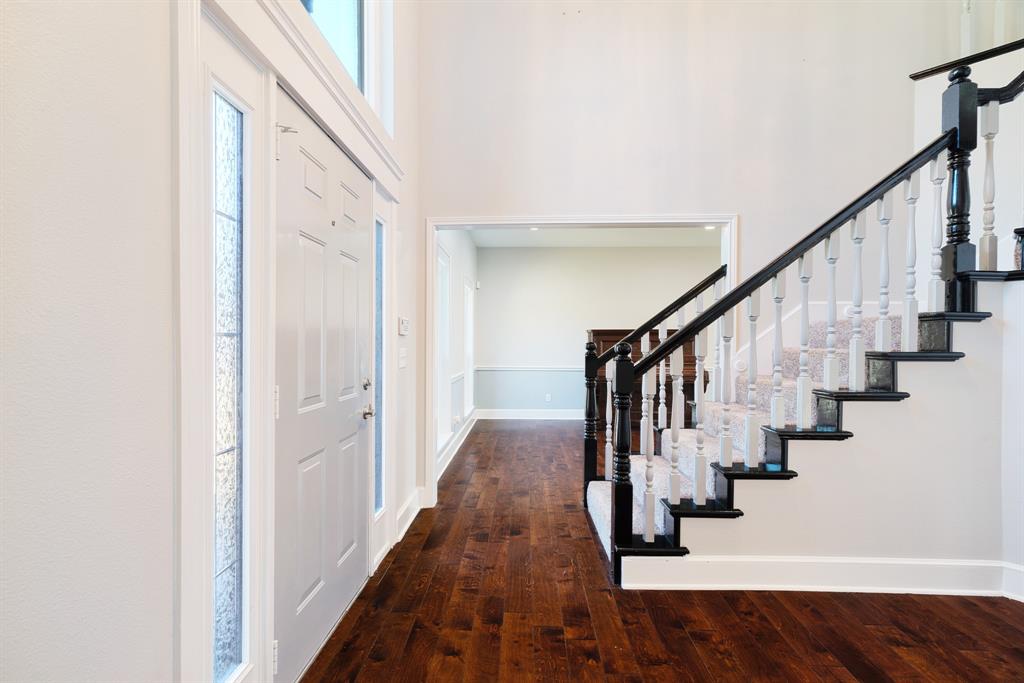635 Cedar Creek - Photo 2