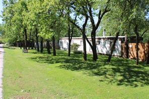 500 Oakwood Drive - Photo 1