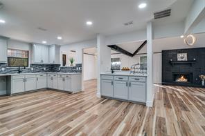 1502 Knob Hill Drive - Photo 3