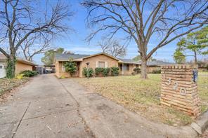 1320 Apache Street - Photo 3