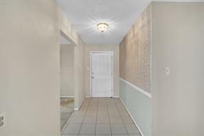 1320 Apache Street - Photo 6