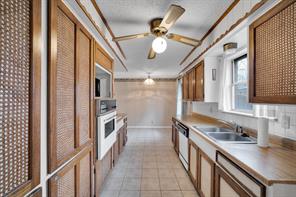 1320 Apache Street - Photo 9