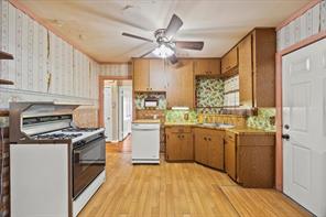 302 S Clark Street - Photo 6