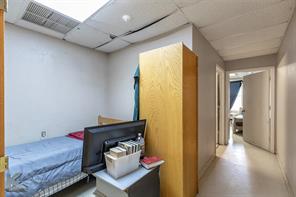 1109 Oak Street - Photo 17