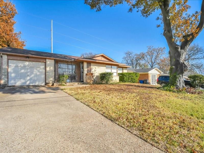 509 Bluewood Drive - Photo 1
