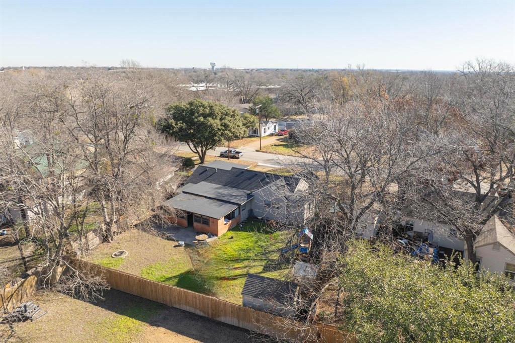 1413 Ferris Avenue - Photo 2