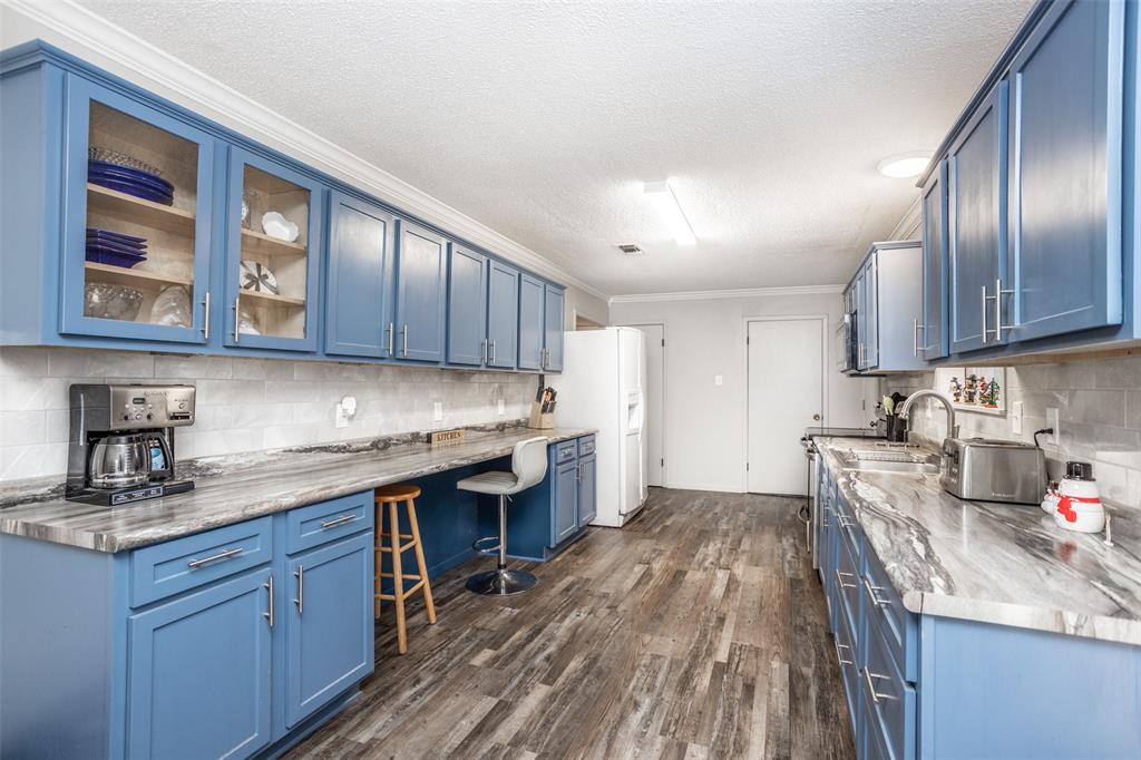 300 Thompson Street - Photo 12