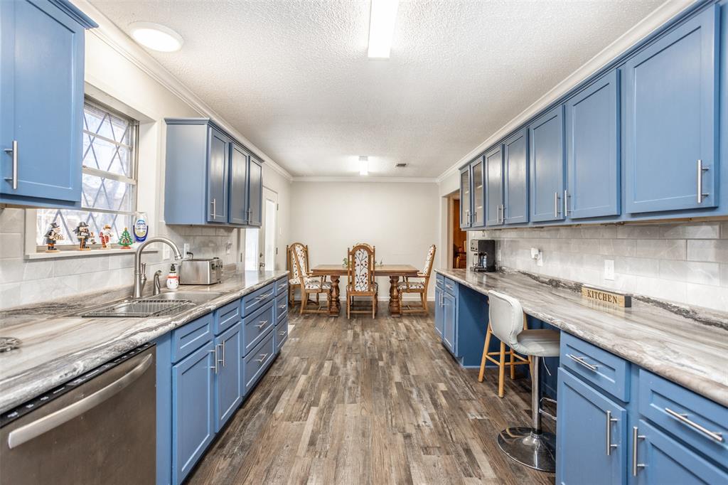 300 Thompson Street - Photo 13