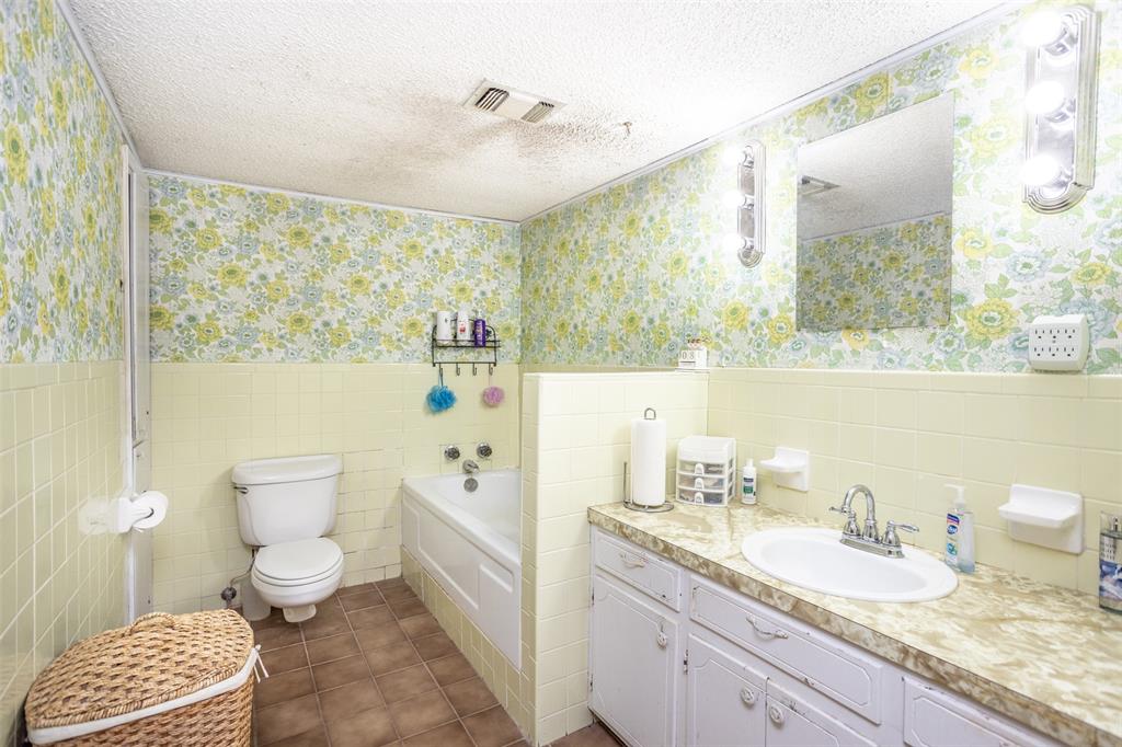 300 Thompson Street - Photo 24