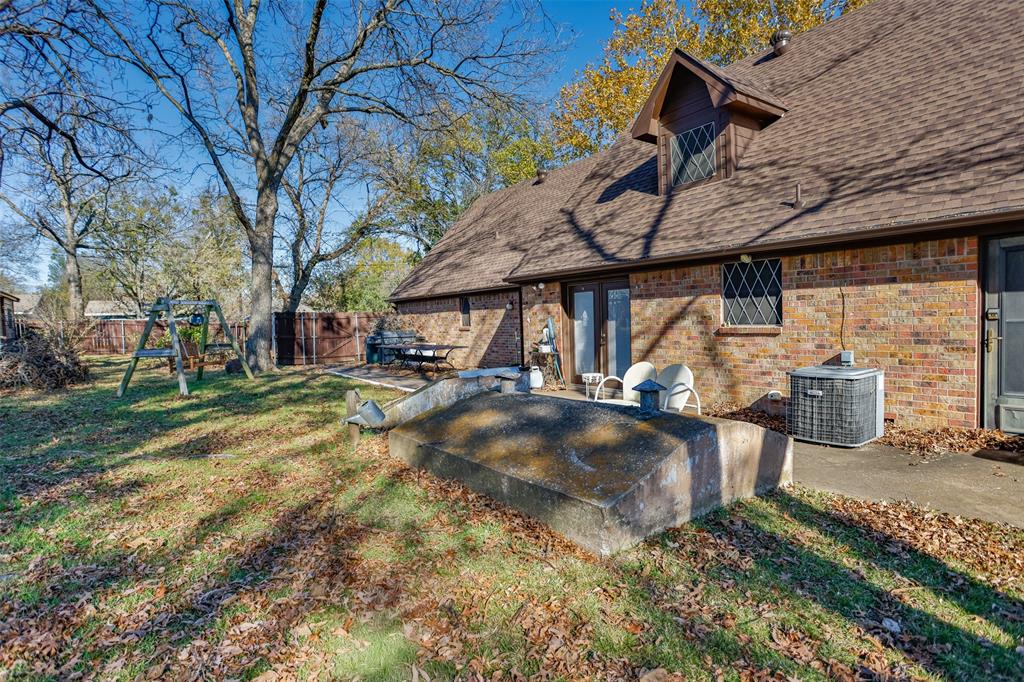 300 Thompson Street - Photo 38