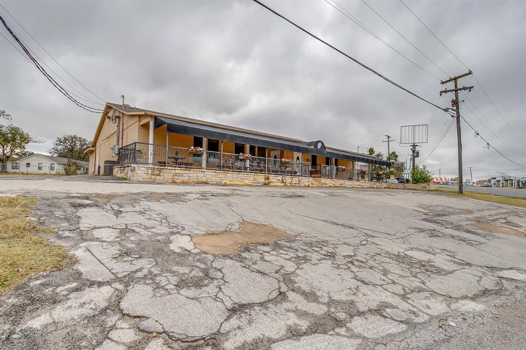 1111 State Highway 16 S - Photo 3