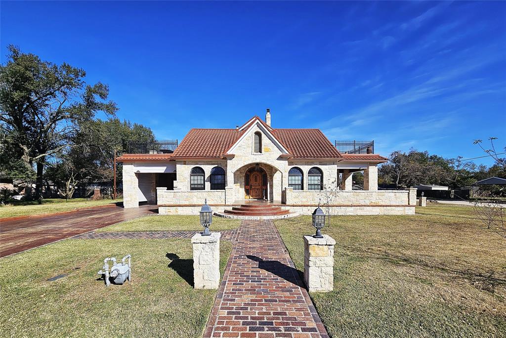 511 E Farrar Street - Photo 1