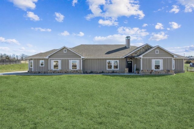 1084 Justin Drive