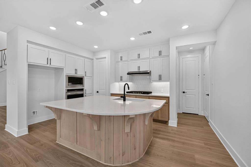 2713 Santa Monica Mews - Photo 2