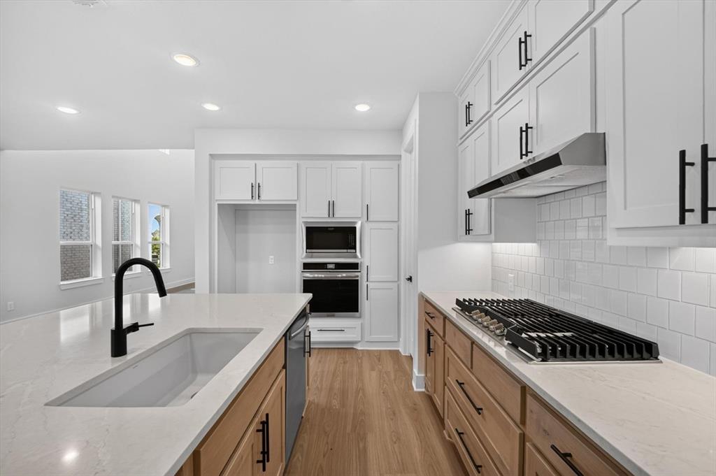 2713 Santa Monica Mews - Photo 4