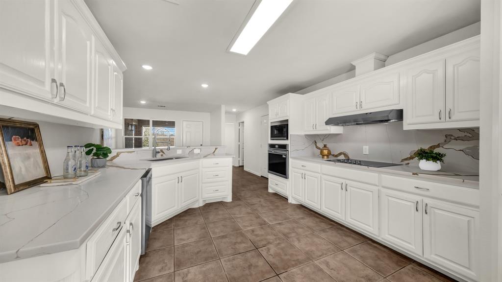 1735 Woodridge Court - Photo 10