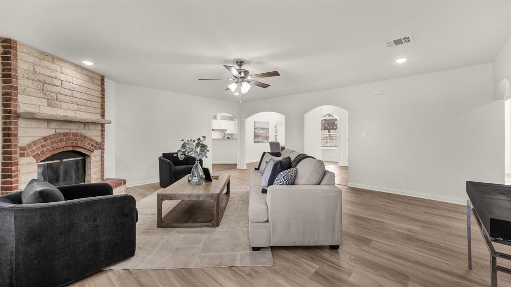 1735 Woodridge Court - Photo 2
