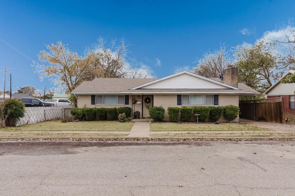 663 6th Street - Photo 2