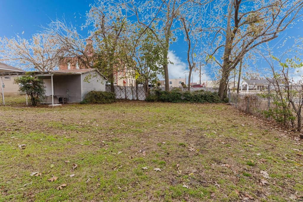 663 6th Street - Photo 32
