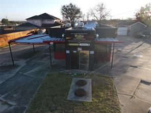 122 S Hampton Road - Photo 2