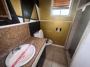 2302 E Mistletoe Avenue - Photo 12