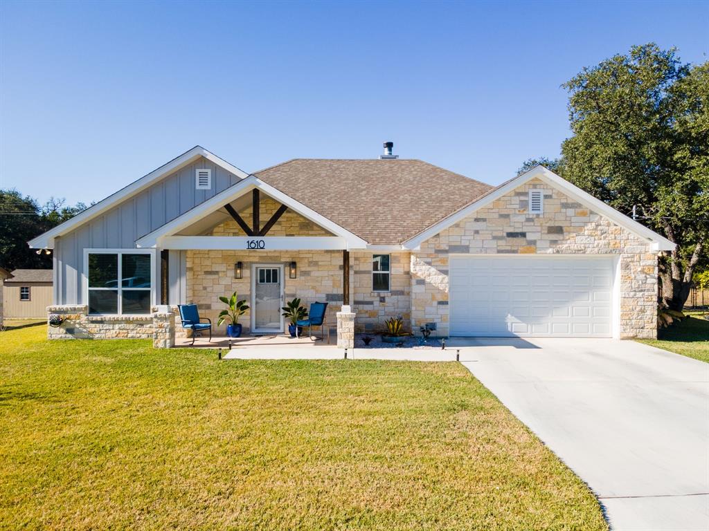 1610 Badger Lane - Photo 1