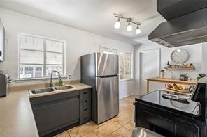 11818 Broadmoor Drive - Photo 12