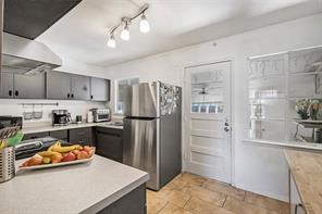 11818 Broadmoor Drive - Photo 9