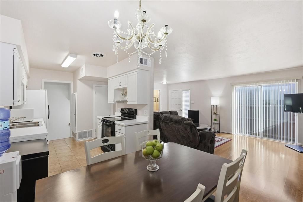 2646 Custer Parkway - Photo 1