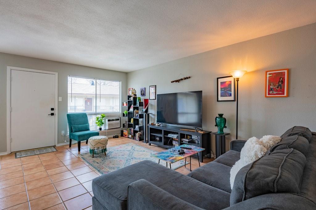 5000 Bowser Avenue - Photo 9