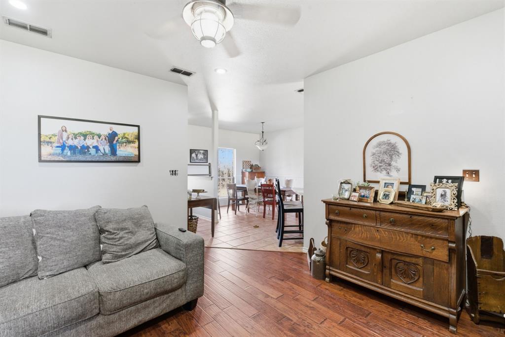 1889 Greenwood Road - Photo 5