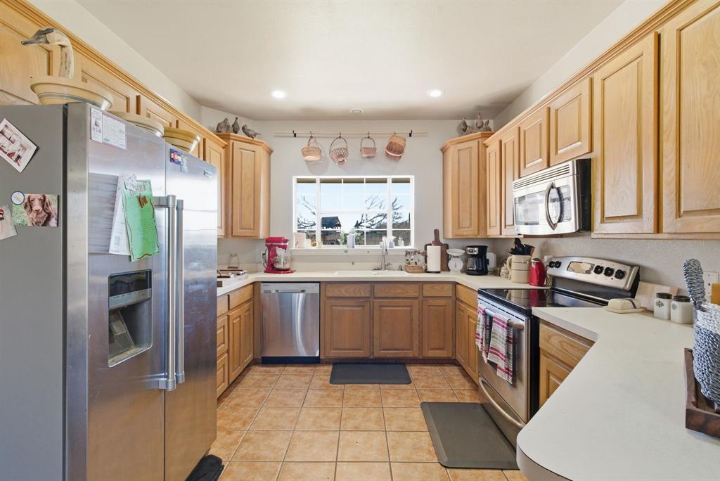 1889 Greenwood Road - Photo 6