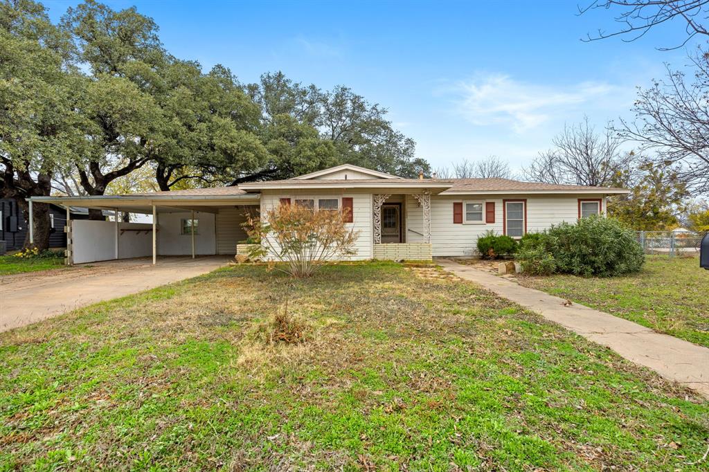 1002 W Woodlawn Street - Photo 1
