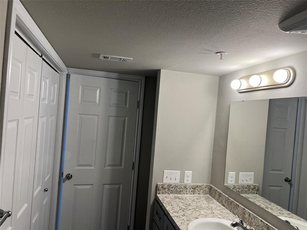 6108 Abrams Road - Photo 10
