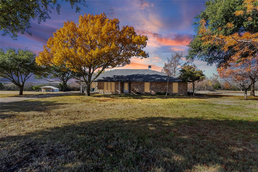 803 Westshore Drive - Photo 1