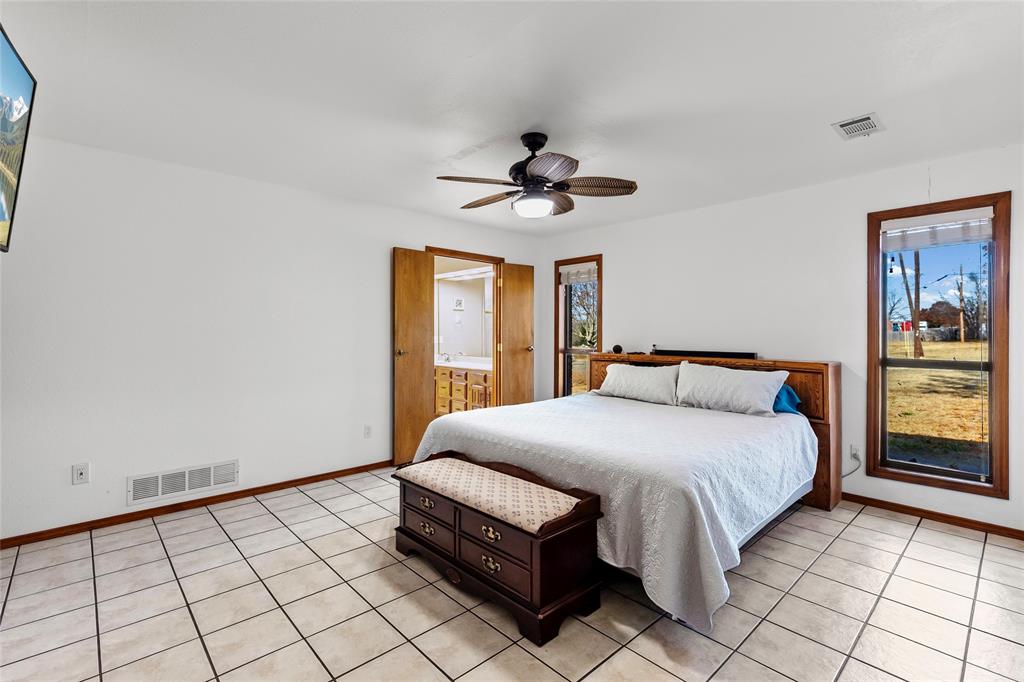 803 Westshore Drive - Photo 17