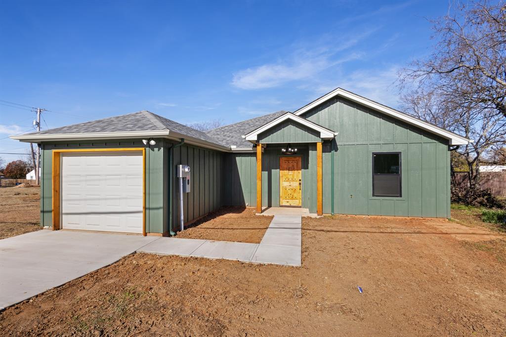 303 E Bois D Arc - Photo 1