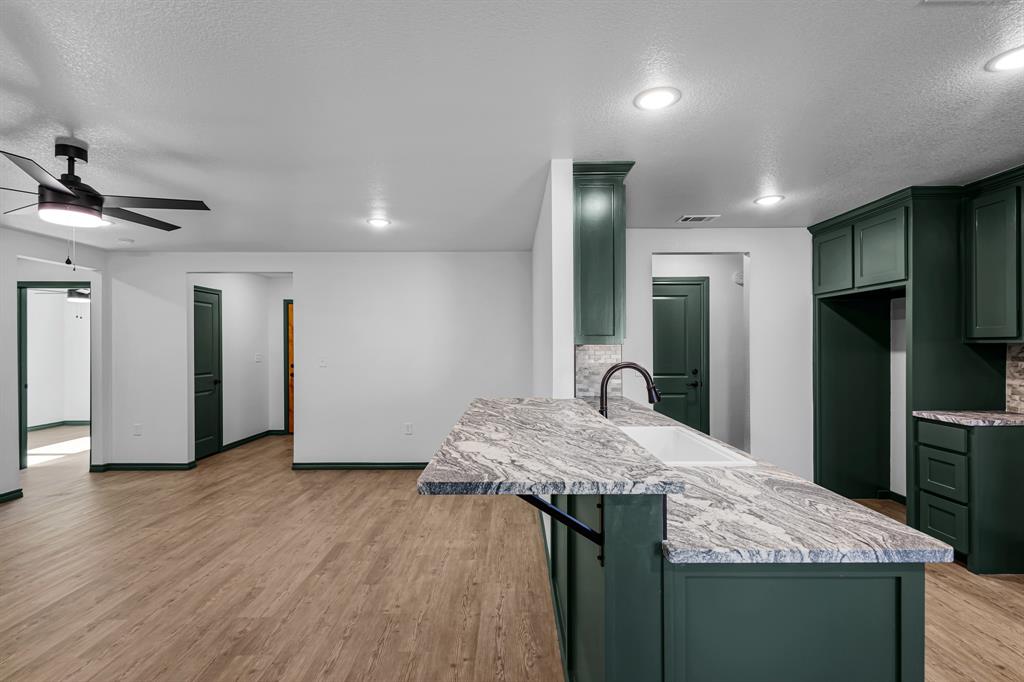 303 E Bois D Arc - Photo 2