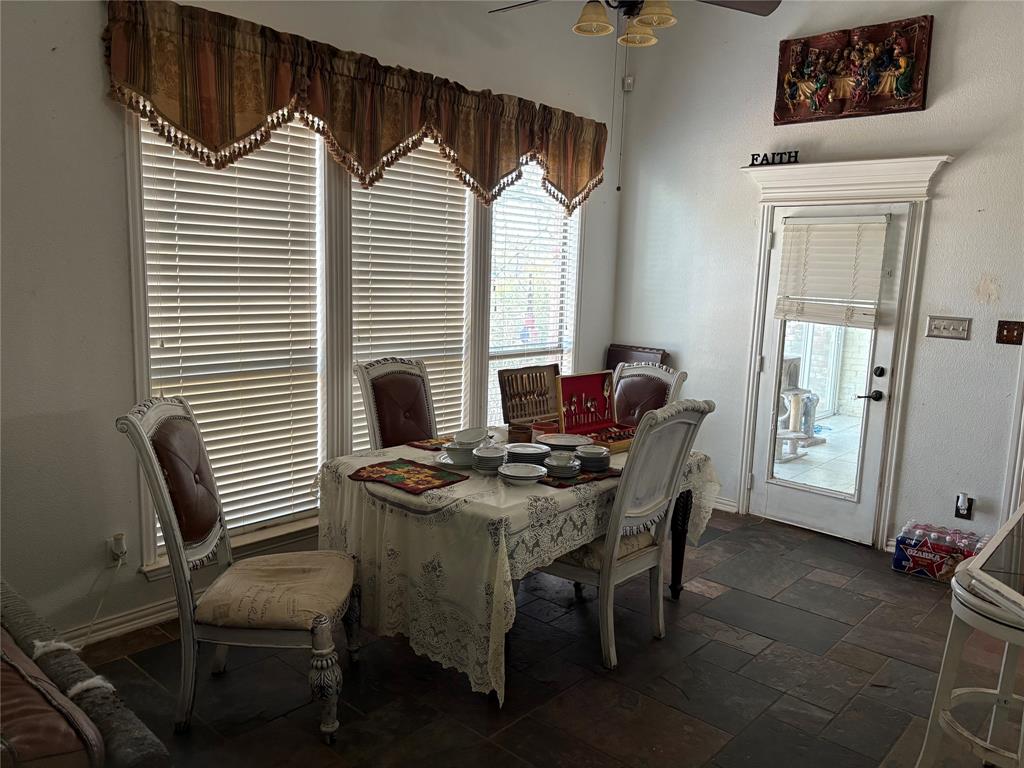 709 Timberview Court N - Photo 10